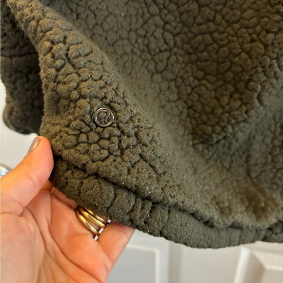 LULULEMON Warmth Restore Dark Olive Green fleece Sherpa XS/S pullover pocket - Picture 8 of 8